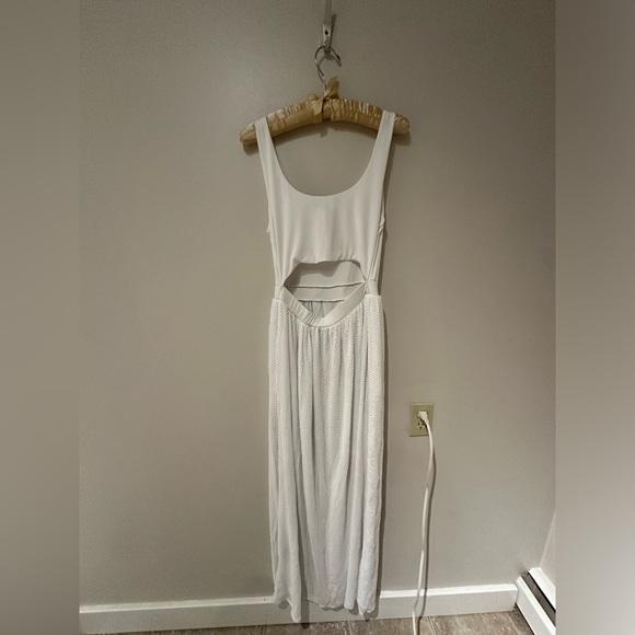 NWOT VS fully lined, back cutout beach dress - Picture 2 of 7